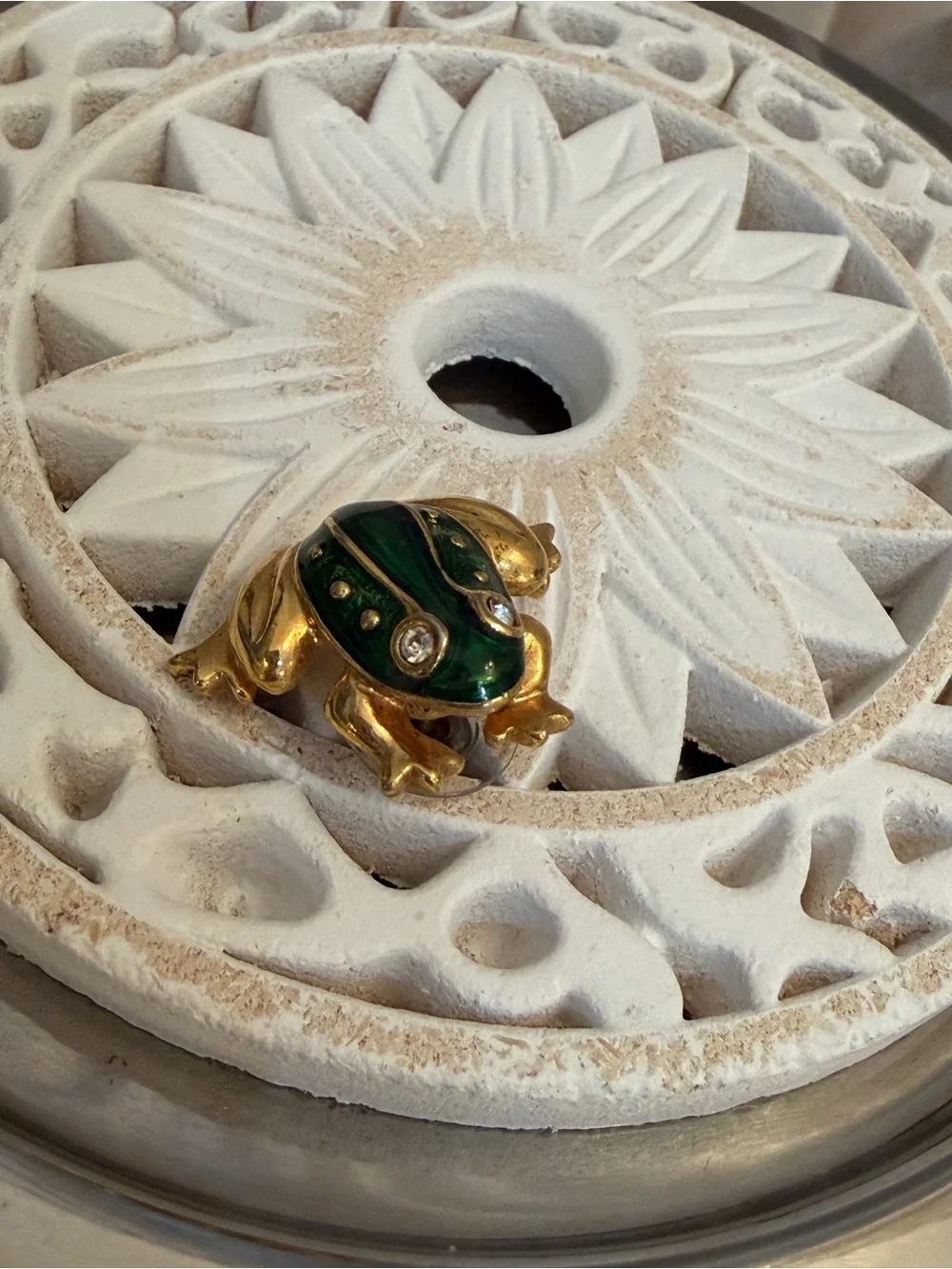 Avon Vintage Nature’s Garden Gold & Green Frog Pin/Brooch